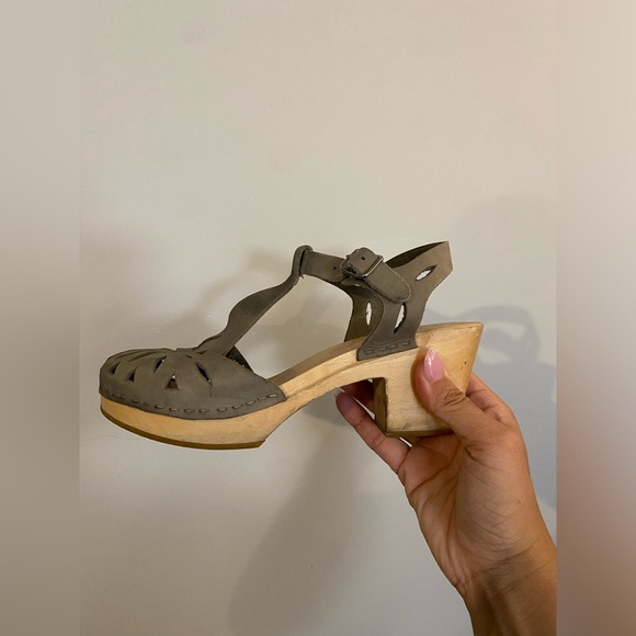 Swedish Hasbeens Mary Jane lacy clogs size 8 with wooden sole and buckle closure - Picture 10 of 15